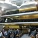 Fantasiados de palhaços, deputados da AL-BA vão protestar contra ViaBahia após promessa descumprida