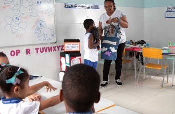 Smed promove atualização de materiais educacionais em parceria com a comunidade