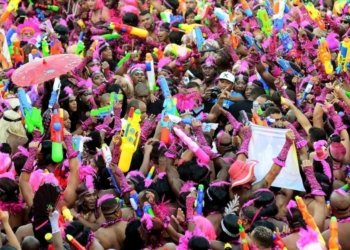 Agora é lei: pistolas de água estão proibidas no Carnaval de Salvador