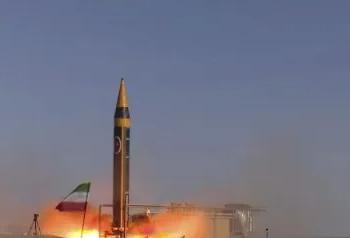 Cargueiro norte-americano é atingido por míssil houthi no Iêmen