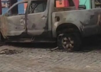 Carro de pré-candidata à prefeitura de cidade na Bahia é incendiado