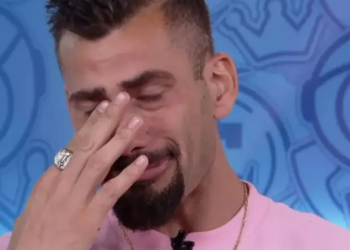 Nizam chora ao se colocar como vilão do BBB e pede desculpas
