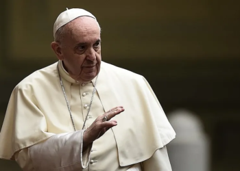 Papa declara estar ‘profundamente triste’ por deslizamento na Colômbia