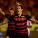 Atacante do Flamengo tem carro roubado no Rio de Janeiro