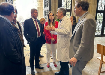 Mesmo fora da Bahia, Jerônimo diz estar atento à situação da dengue