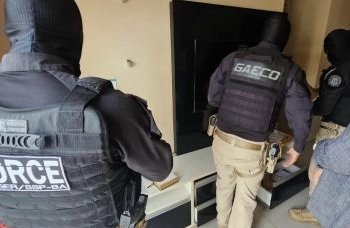 Policiais investigados por extorsão e tráfico são alvos de operação
