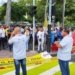Professores realizam protesto e trânsito fica lento no Centro