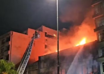 Incêndio em pousada de Porto Alegre deixa ao menos nove mortos