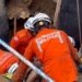 Operário é resgatado após mais de 8 horas soterrado em rede de esgoto