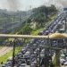 Protesto causa congestionamento na Avenida Paralela em Salvador