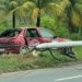 Carro derruba poste na Avenida Paralela nesta quinta-feira (8)