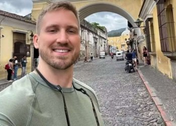 ‘Socos na cabeça e barriga’: influenciador americano detalha agressão sofrida no Carnaval de Salvador