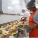 Restaurantes Populares Vida Nova celebram Páscoa com almoço especial nesta quinta (17)