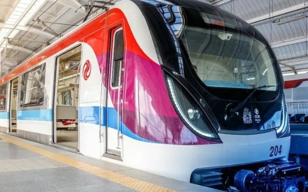 Acidentes no metrô acendem alerta sobre riscos e distração nas plataformas