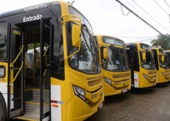 Prefeitura entrega novos ônibus com ar-condicionado e amplia renovação da frota