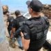 Polícia fecha cerco contra criminosos durante operação na Gamboa
