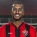 Alto salário de Lucas Braga impediu ida ao Coritiba e Vitória continuará arcando com valor elevado.