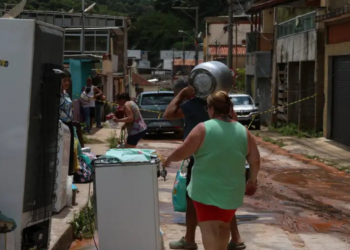 Sobe para 53 o número de mortos pelas fortes chuvas em Minas Gerais