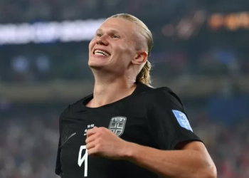 Haaland marca dois, Noruega vence Senegal e garante vaga no mata-mata da Copa do Mundo
