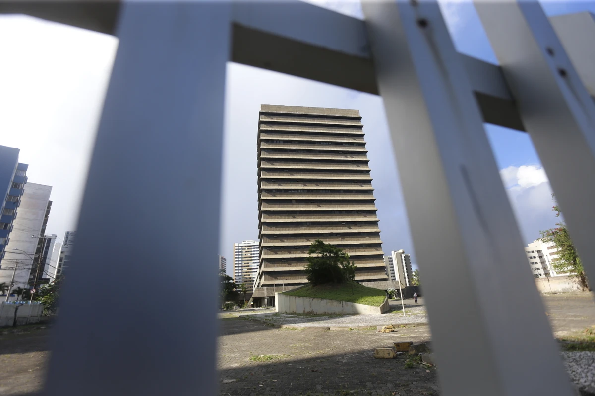 Antigo prédio dos Correios na Pituba é vendido por R$ 97 milhões em leilão