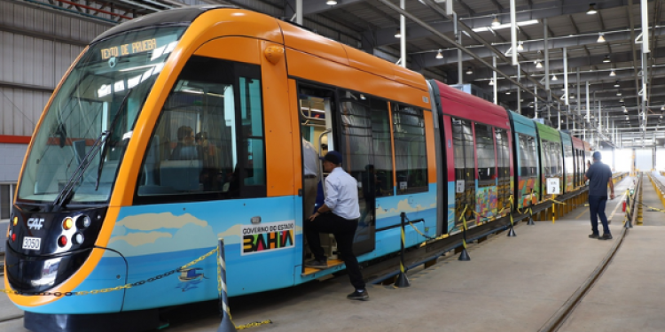 VLT de Salvador inicia viagens com passageiros nesta segunda-feira (29)
