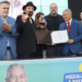 Emoção marca a entrega da Medalha do Mérito Cultural a Paulinho Boca de Cantor