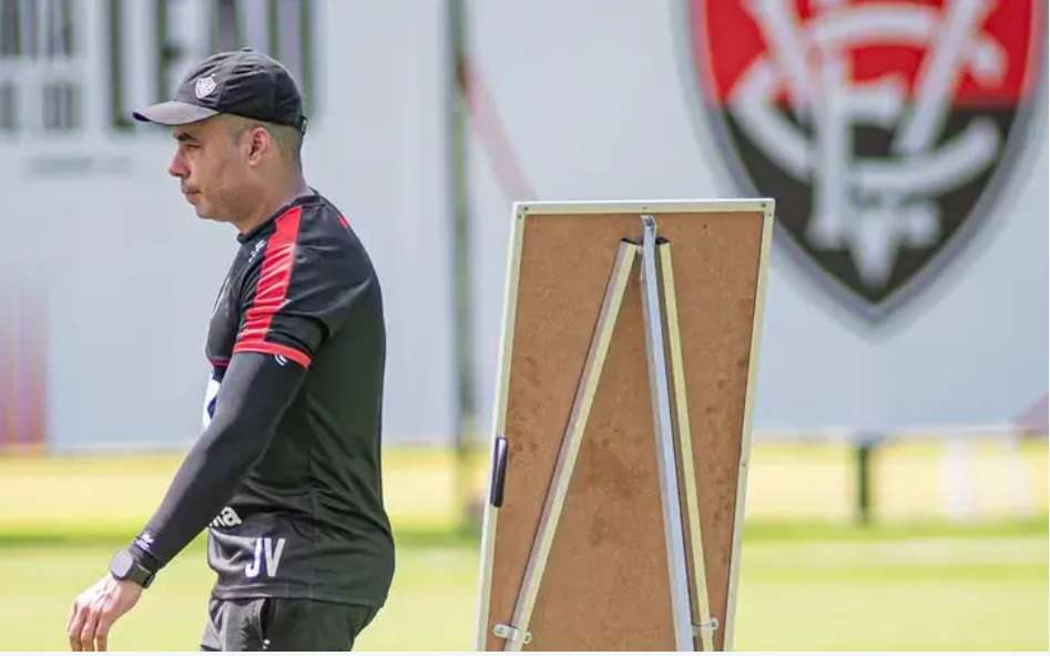 Vitória retoma treinamentos e inicia preparação para enfrentar o Corinthians